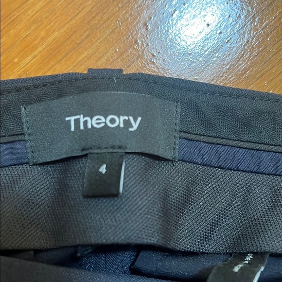 Theory Navy Wool Dress Pants Size 4 Lightweight Career Versatile Classic Staple - Picture 2 of 13